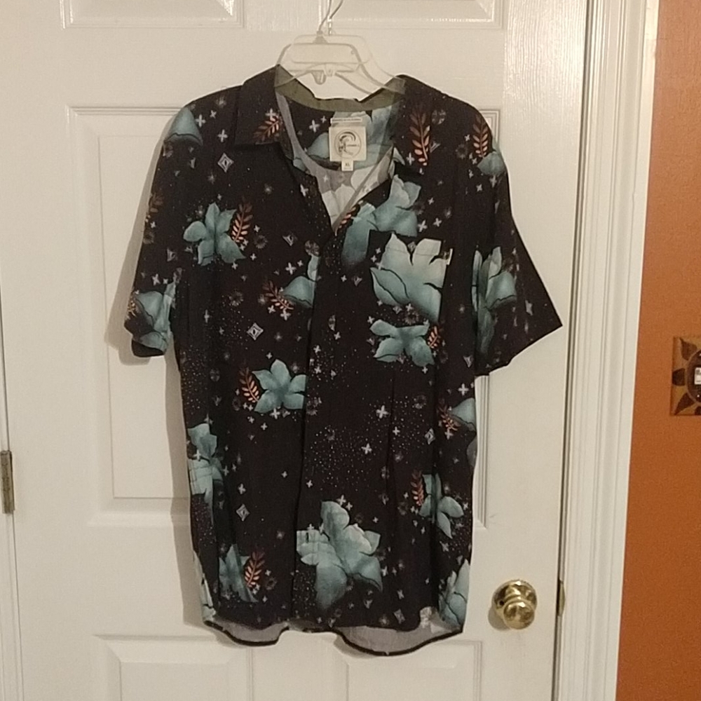 Never Worn Casual Skater/Leisure Button Down